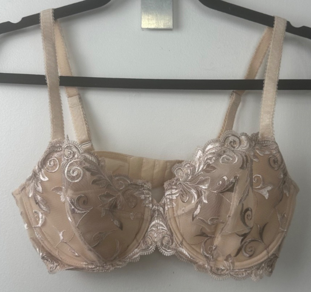 Soma 34D Bra Beige Sensuous Lace Balconet Underwire Back Closure Sexy A1